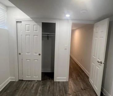 284 LANDSBOROUGH BASMENT AVENUE - Photo 1