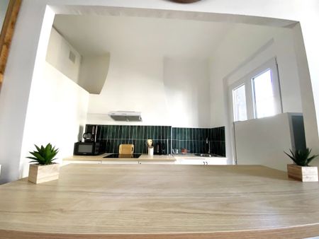 Location Appartement 2 pièces MARSEILLE 2ème - Photo 2