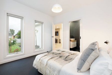 RENOVATED FAMILY HOME WITH SHEDDING AND OFFICE SPACE - Photo 5