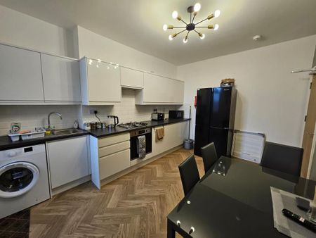 5 bedroom terraced house to rent - Photo 5