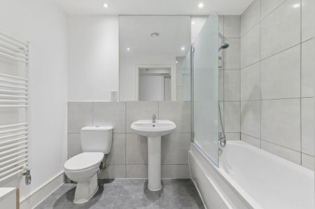 2 bedroom flat to rent - Photo 3