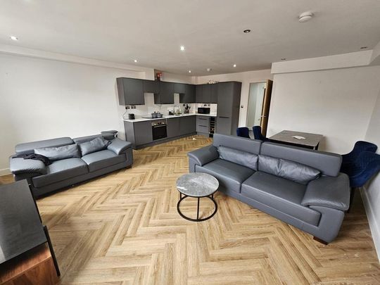 1 bedroom in a flat share to rent - Photo 1