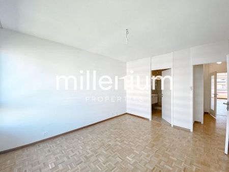 Loft design meublé de haut standing aux Eaux Vives - Foto 4