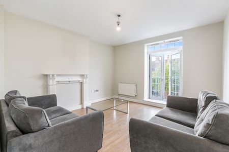 4 Bed Flat, Sandon House, SW2 - Photo 2