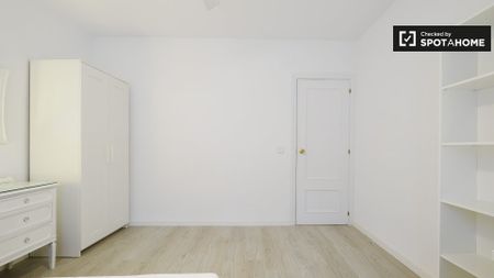 madrid, Community of Madrid 28044 - Photo 2