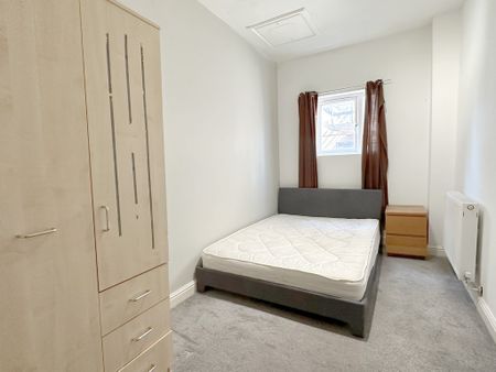 2 Bedroom Flat - Photo 3