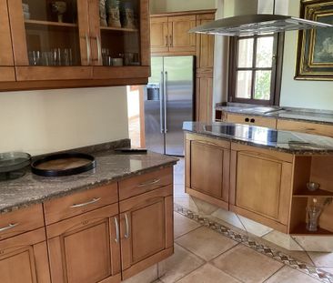 8 bedroom luxury Villa for rent in Benahavís, Andalusia - Photo 2
