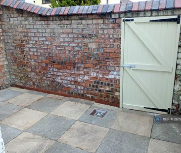 3 bedroom terraced house to rent - Photo 4