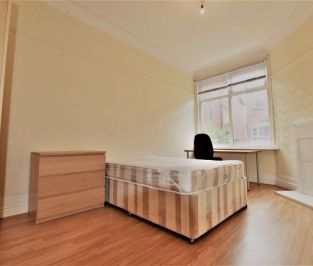 5 bedroom House in Headingley Avenue (5 Bed), Leeds - Photo 6