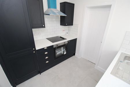 House - Terraced For Rent High Street, Porth - Photo 5