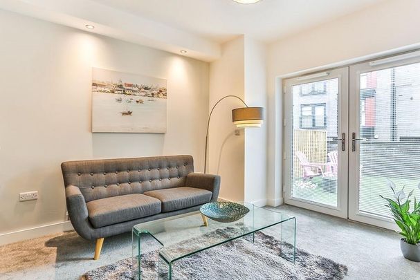 3 bedroom terraced house to rent - Photo 1