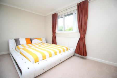 4 bedroom detached house to rent - Photo 5