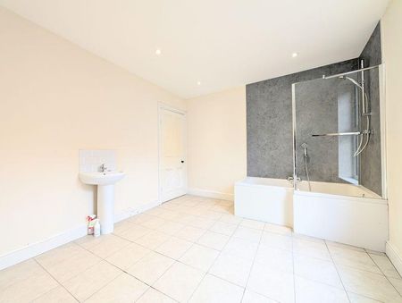 3 bedroom townhouse to rent - Photo 2