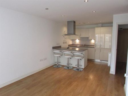 2 bedroom flat to rent - Photo 4