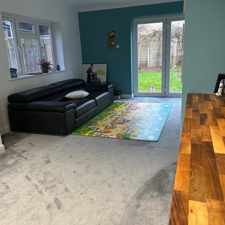 1 bedroom in a house share to rent - Photo 1