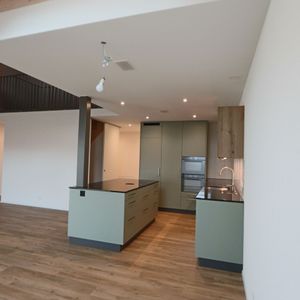 New construction – 4.5-room penthouse apartment with gallery in Kerzers - Photo 3