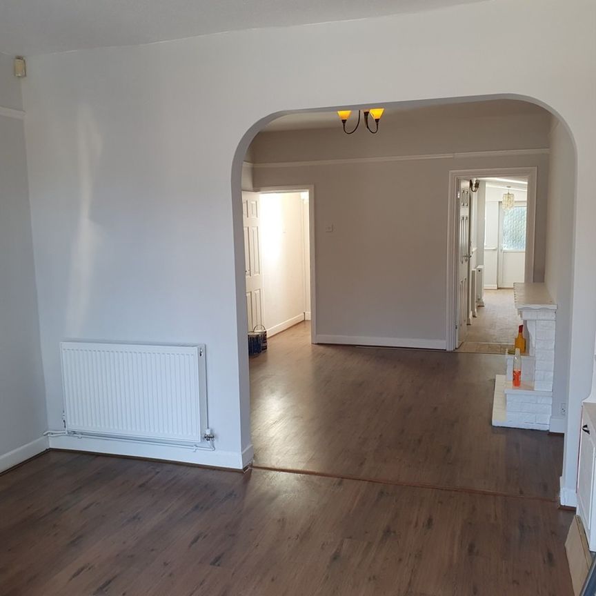 3 Bed Semi-Detached House, Umberslade Road, B29 - Photo 1