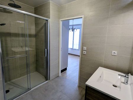 Location Appartement 1 pièce 26m² - Photo 3