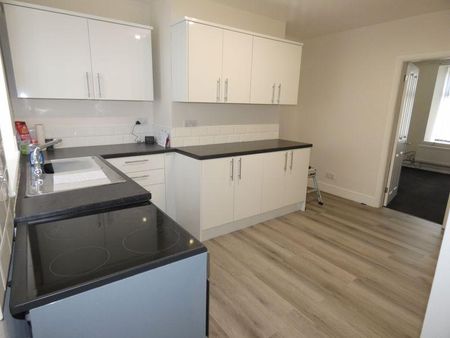 2 bedroom terraced house to rent - Photo 3