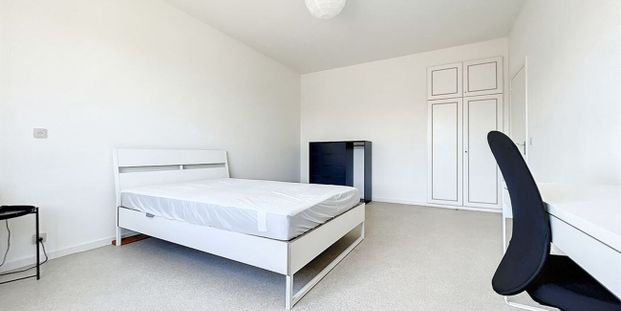 Appartement te huur in Elsene voor € 1.950 met 3 slaapkamers - Photo 1