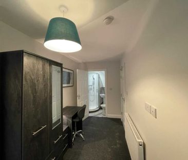 Silverdale Road, Bolton - Photo 1