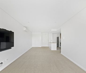 Stylish Apartment in a Boutique Setting - Photo 4