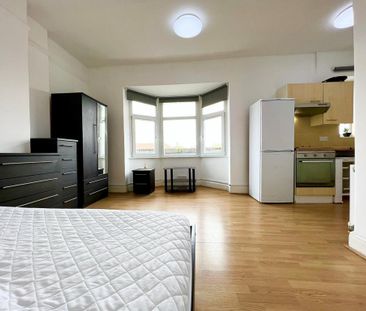 Studio to rent - Photo 6