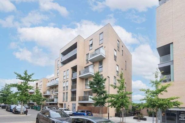 Batavia Road, New Cross, SE14 - Photo 1