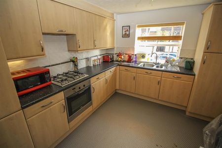 2 Bedroom Flat - First Floor - Photo 5