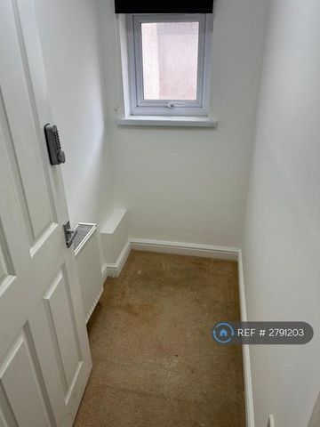 5 bedroom terraced house to rent - Photo 4