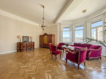 Next to the Parliament - Fotó 5