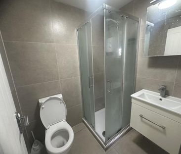 1 bedroom bedsit to rent - Photo 4
