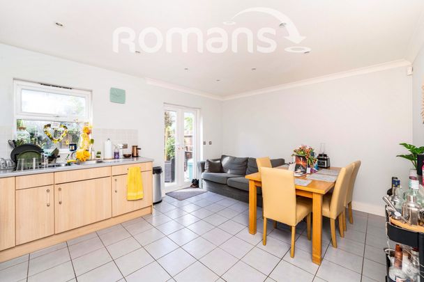 Hogarth Close, Uxbridge, UB8 - Photo 1