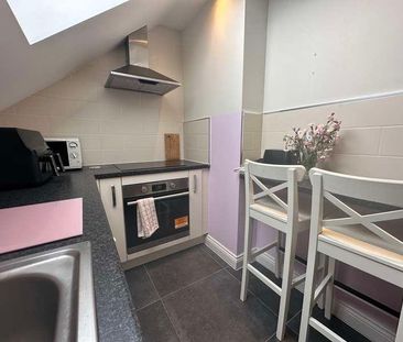 Bed En Suite Student Flat, LN1 - Photo 1