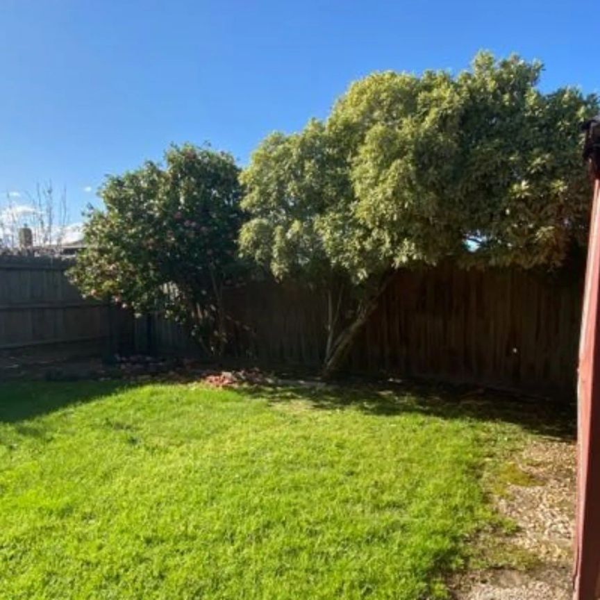 Large Family Home - Photo 1