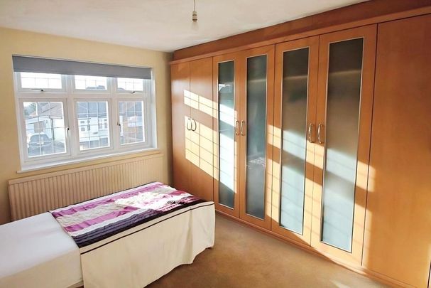 4 bedroom terraced house to rent - Photo 1