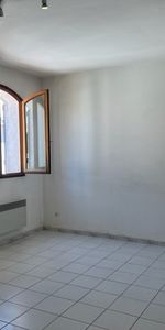 Location Appartement 2 pièces 35m² GAREOULT 83136 - Photo 4