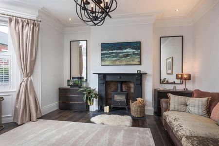 5 bedroom Terraced House to rent in Linden Road, Gosforth, Newcastle Upon Tyne - Photo 4