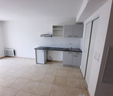 T2 AVEC LOGGIA ET PARKING - Photo 5