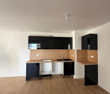 Location Appartement 3 pièces 70m² BORDEAUX 33100 - Photo 4