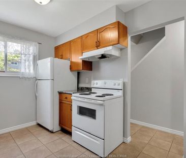 For Lease - 6732 Roseville Garden Drive, Windsor, Ontario - Photo 4