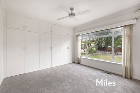29 Charteris Drive, Ivanhoe East - Photo 3