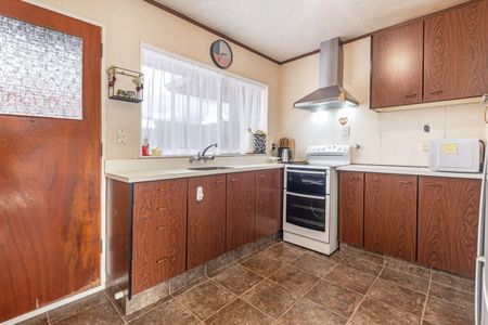 12 Cecil Place, Cloverlea, Palmerston North - Photo 2