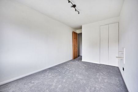 Available unfurnished from 12/12/2025 - Photo 5
