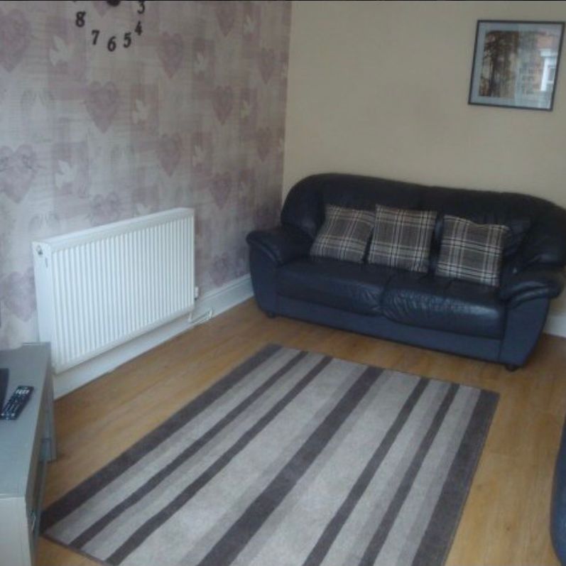 4 Bed - 14 Ashville Grove, Burley, Leeds - LS6 1LY - Student - Photo 1