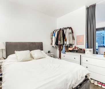 Available unfurnished from 15/12/2025 - Photo 5