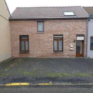 Huis te huur in Péruwelz voor € 700 met 1 slaapkamer - Photo 3