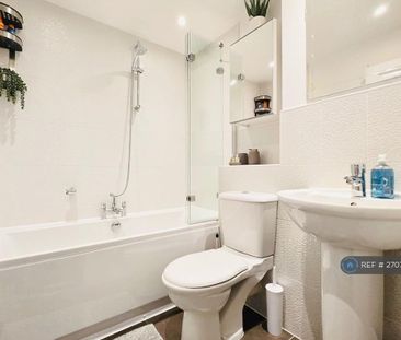 1 bedroom in a house share to rent - Photo 6