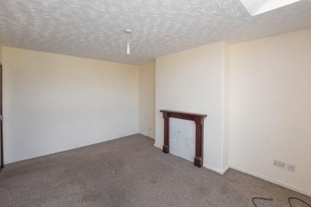 2 bed Flat for Rent - Photo 3