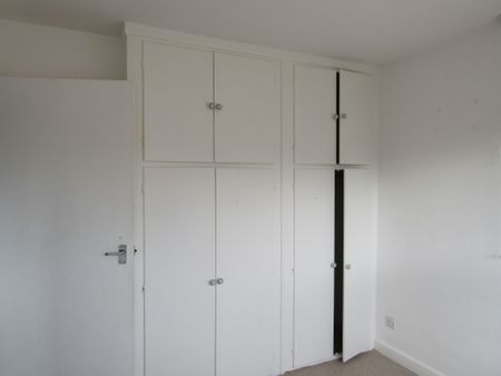 3 bed Terraced - To Let - Photo 3